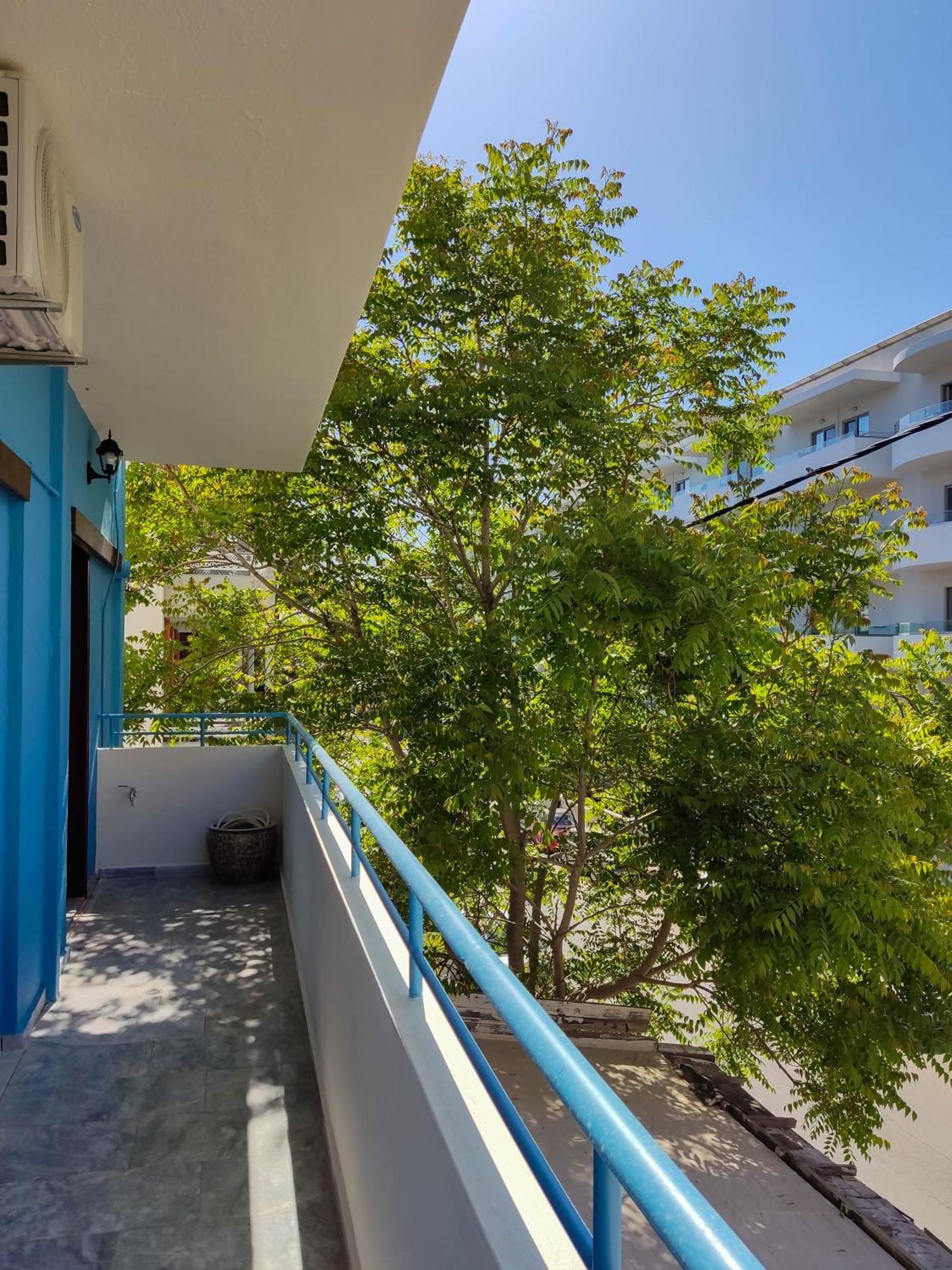 Stratos Seaside Corner Apartment Rethymno Exteriör bild