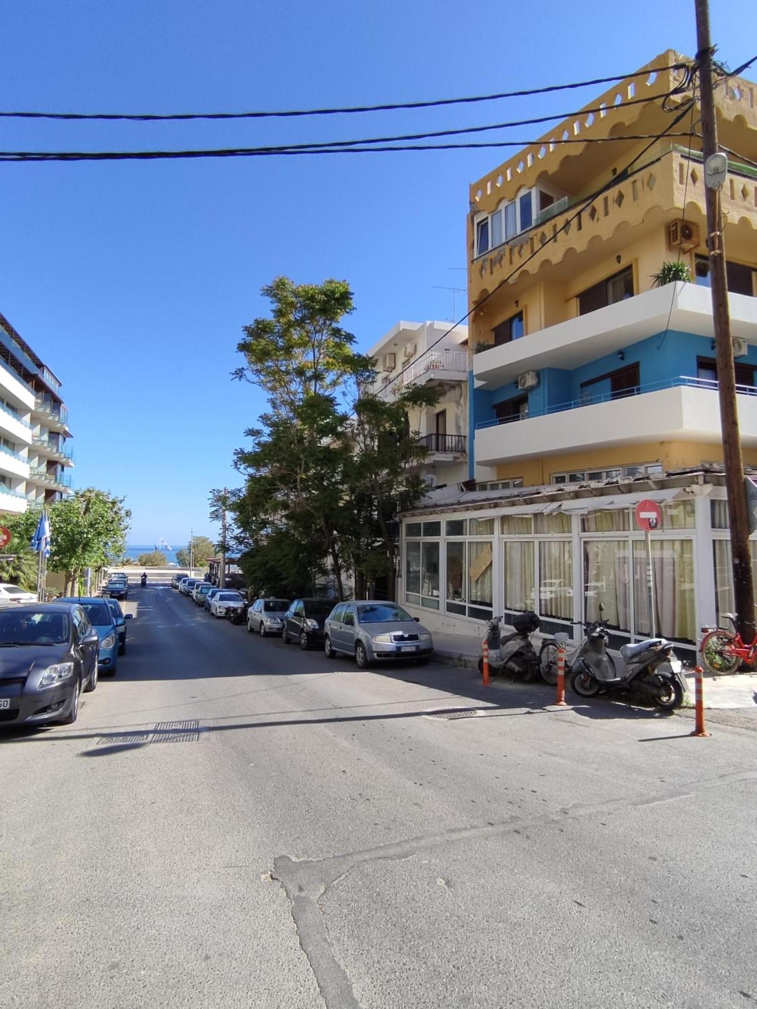 Stratos Seaside Corner Apartment Rethymno Exteriör bild